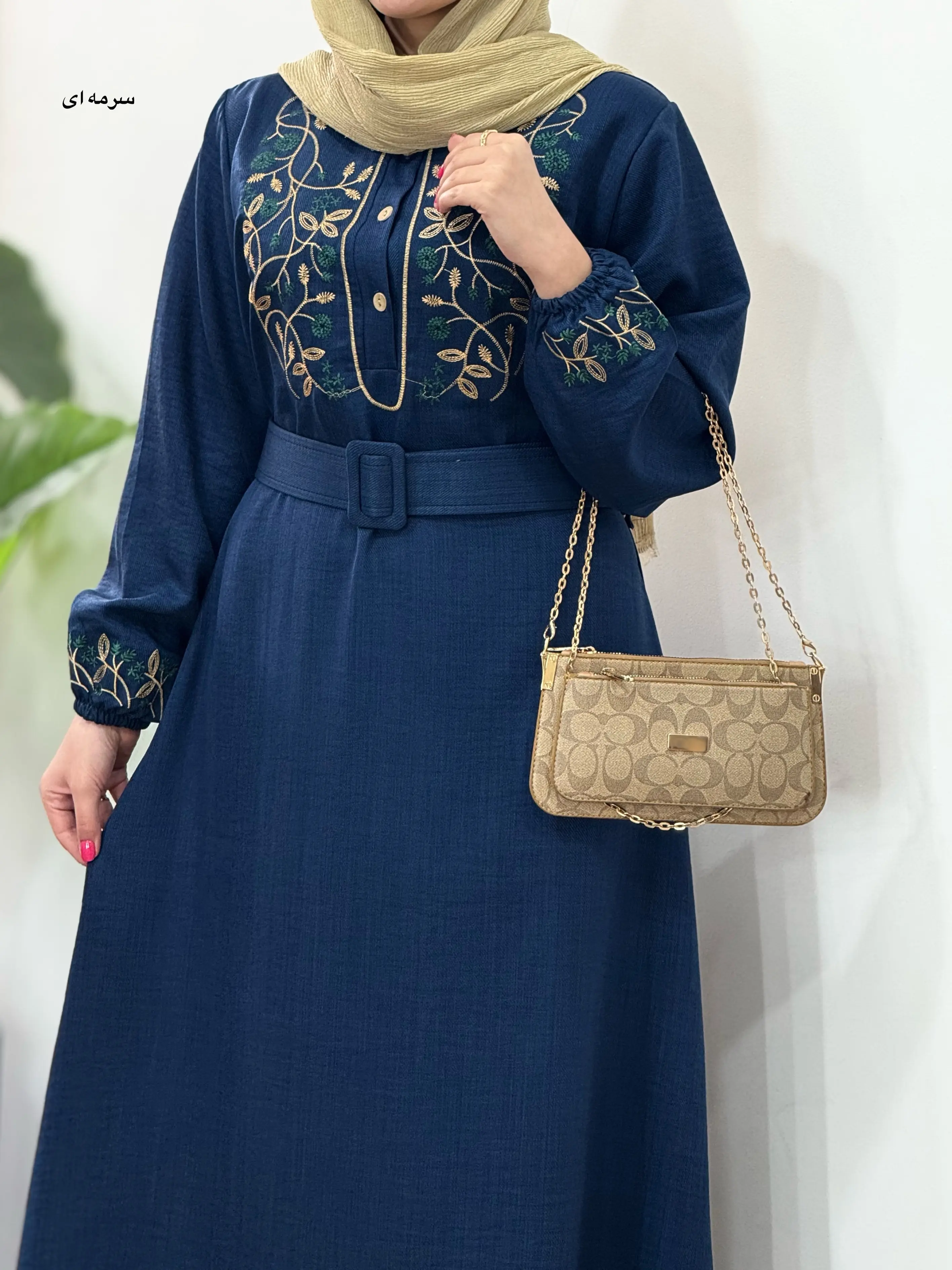 پیراهن مانتویی گلدوزی آیسو آذین